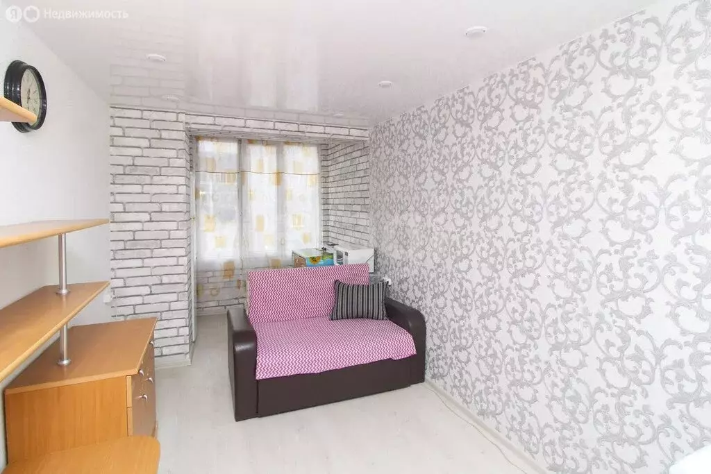 1-комнатная квартира: Тюмень, улица Республики, 241 (13 м) - Фото 1