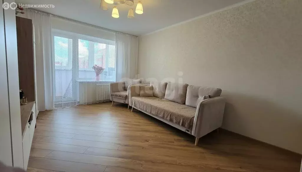 3-комнатная квартира: Брянск, улица Братьев Ткачёвых, 1 (72.4 м) - Фото 2