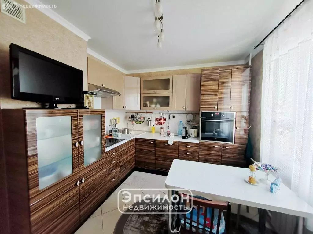 3-комнатная квартира: Курск, проспект Вячеслава Клыкова, 66 (76.4 м) - Фото 0