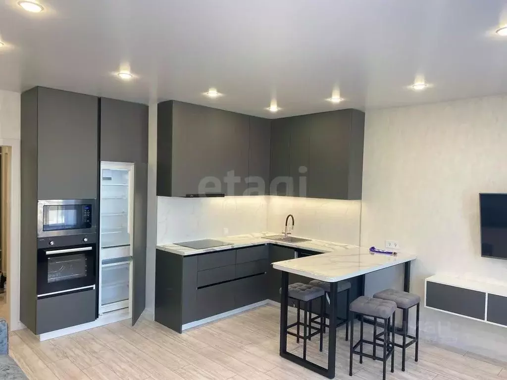 3-к кв. Татарстан, Казань ул. Братьев Касимовых, 35 (74.0 м) - Фото 0
