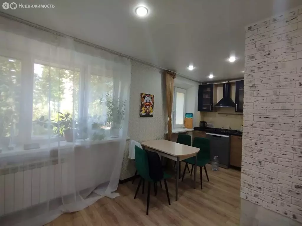 3-комнатная квартира: Волгодонск, улица Максима Горького, 91 (61 м) - Фото 1