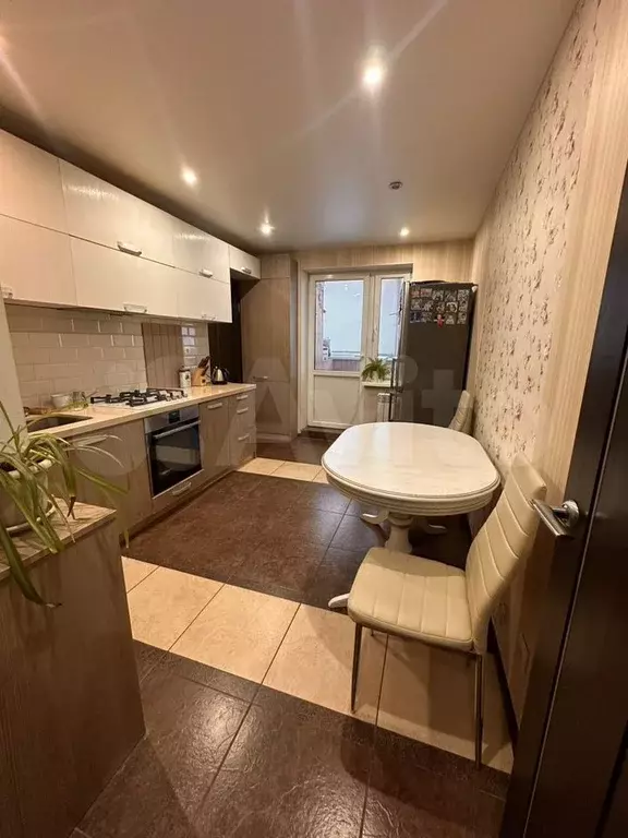 2-к. квартира, 65 м, 2/10 эт. - Фото 1