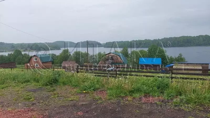 Дом в Ленинградская область, Подпорожское городское поселение, с. ... - Фото 1