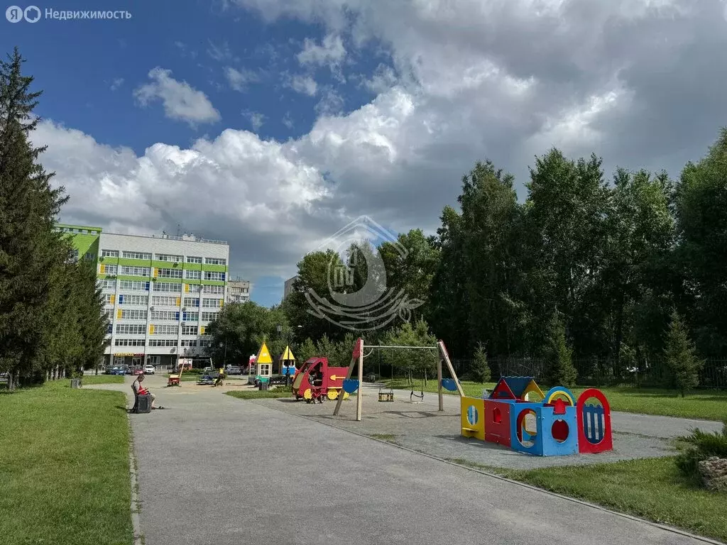 3-комнатная квартира: Барнаул, улица Островского, 23 (123.7 м) - Фото 1