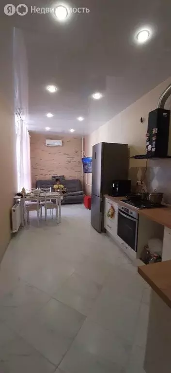 2-комнатная квартира: Геленджик, улица Суворова, 27к2 (74 м) - Фото 1