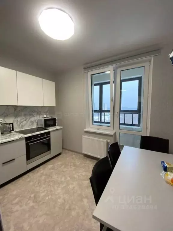 2-к кв. Татарстан, Казань ул. Братьев Батталовых, 27 (75.0 м) - Фото 1