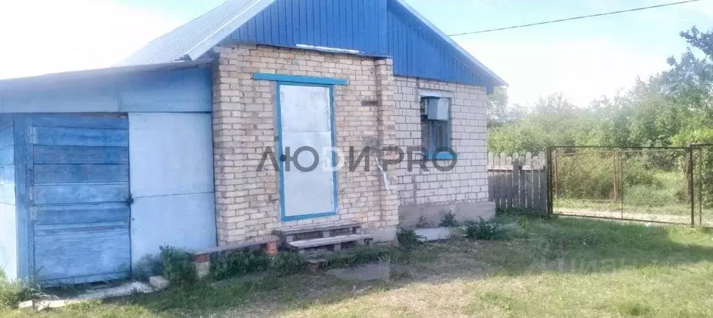 Дом в Саратовская область, Энгельсский район, Новопушкинское ... - Фото 1