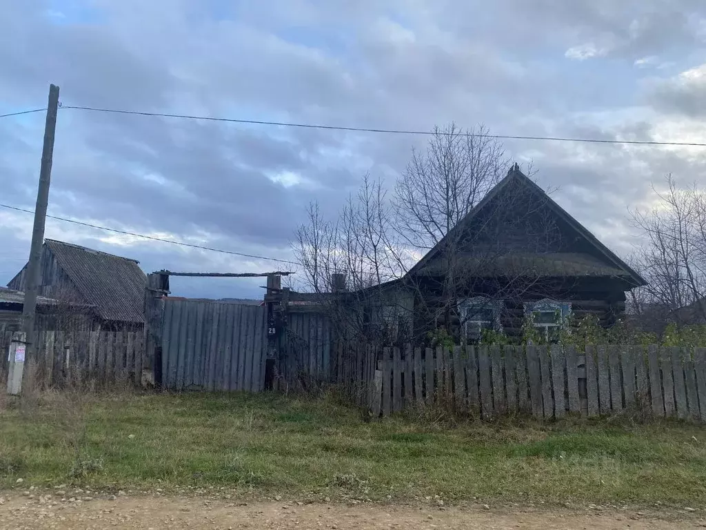 Дом в Свердловская область, Артинский городской округ, с. Азигулово ... - Фото 0