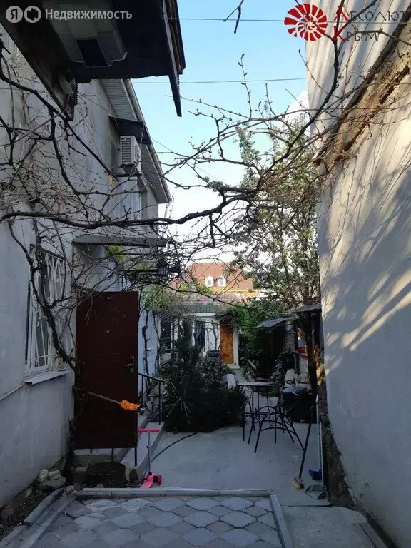 Дом в Феодосия, улица Гарнаева, 20 (200 м) - Фото 0
