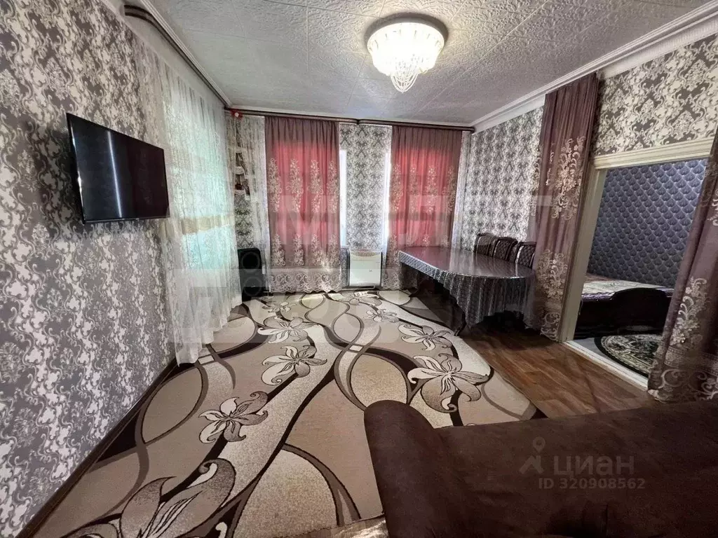 Дом в Крым, Красногвардейский район, Октябрьское пгт ул. Кирова (80 м) - Фото 1