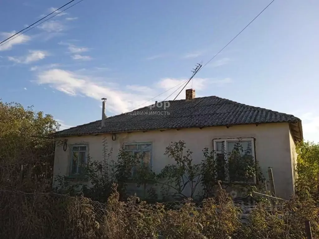 Дом в Крым, Кировский район, Первомайское с/пос, с. Первомайское ул. ... - Фото 1