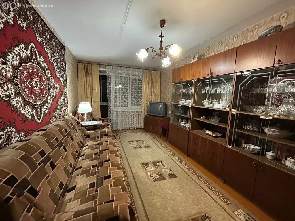 3-комнатная квартира: Ярославль, улица Нефтяников, 15 (59 м) - Фото 1