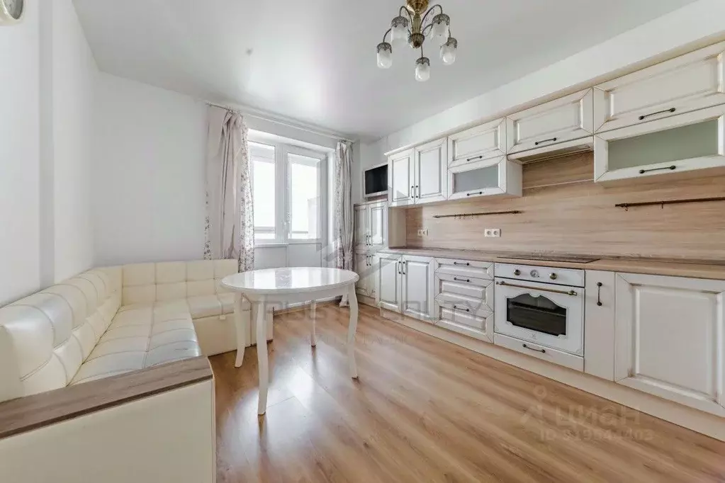 2-к кв. Санкт-Петербург просп. Королева, 57к1 (62.9 м) - Фото 0