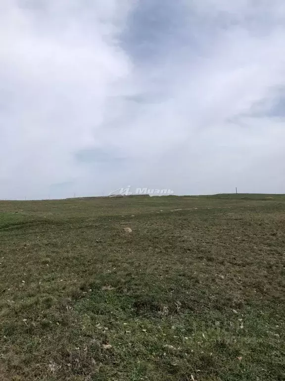 Участок в Крым, Симферопольский район, с. Трудовое ул. ... - Фото 1