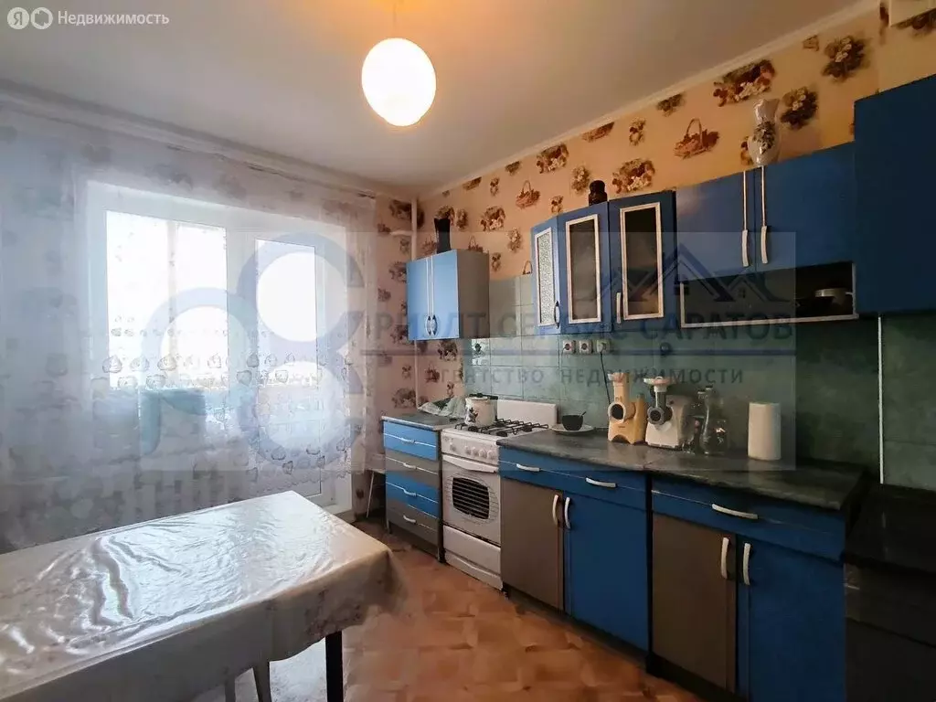 3-комнатная квартира: Саратов, улица имени А.П. Чехова, 10 (71 м) - Фото 1