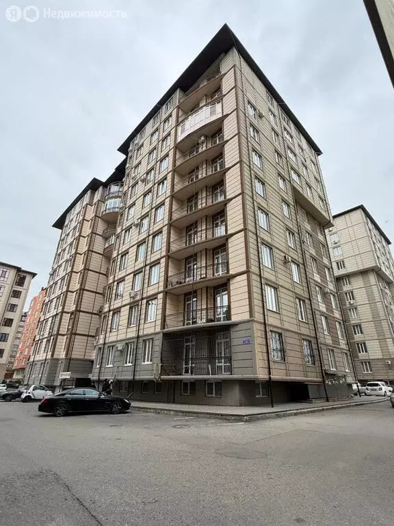 3-комнатная квартира: Нальчик, улица Шарданова, 46 (150 м) - Фото 1