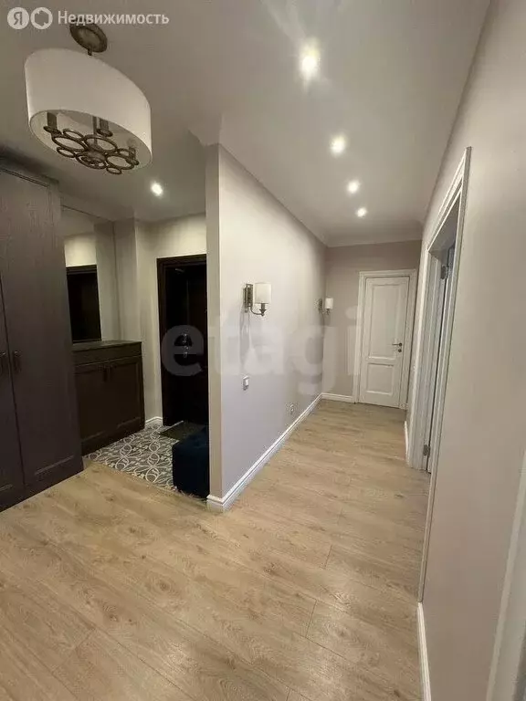 3-комнатная квартира: Самара, проспект Карла Маркса, 4Б (83.5 м) - Фото 1