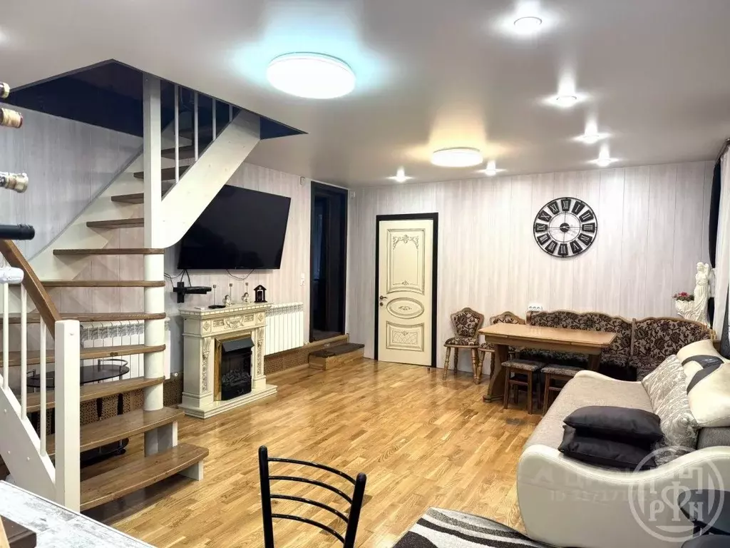 Дом в Ленинградская область, Гатчинский муниципальный округ, Вырица ... - Фото 1