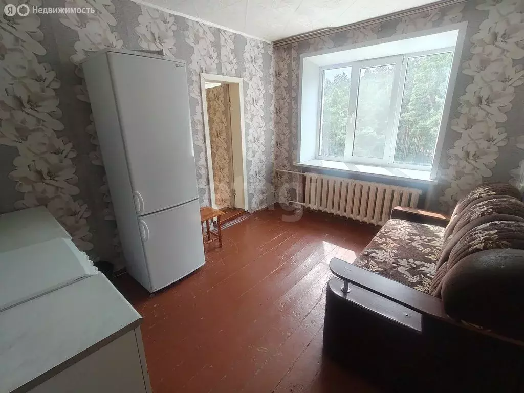 3-комнатная квартира: Шадринск, улица Треугольник Депо, 72 (36 м) - Фото 1