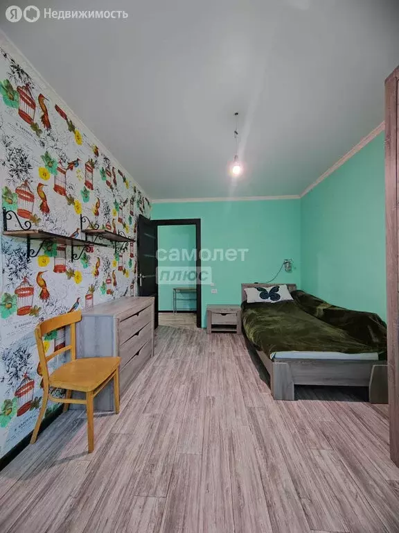 3-комнатная квартира: Астрахань, улица Маркина, 108 (67 м) - Фото 0