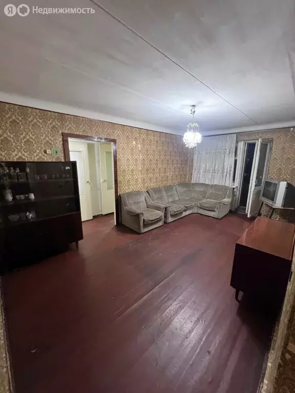3-комнатная квартира: Шахты, проспект Победа Революции, 120 (56 м) - Фото 0