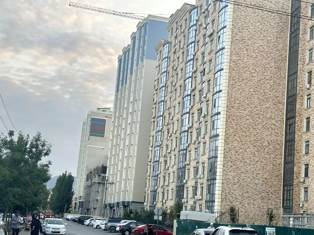 2-к кв. Дагестан, Махачкала ул. Времена Года, 3 (72.0 м) - Фото 1