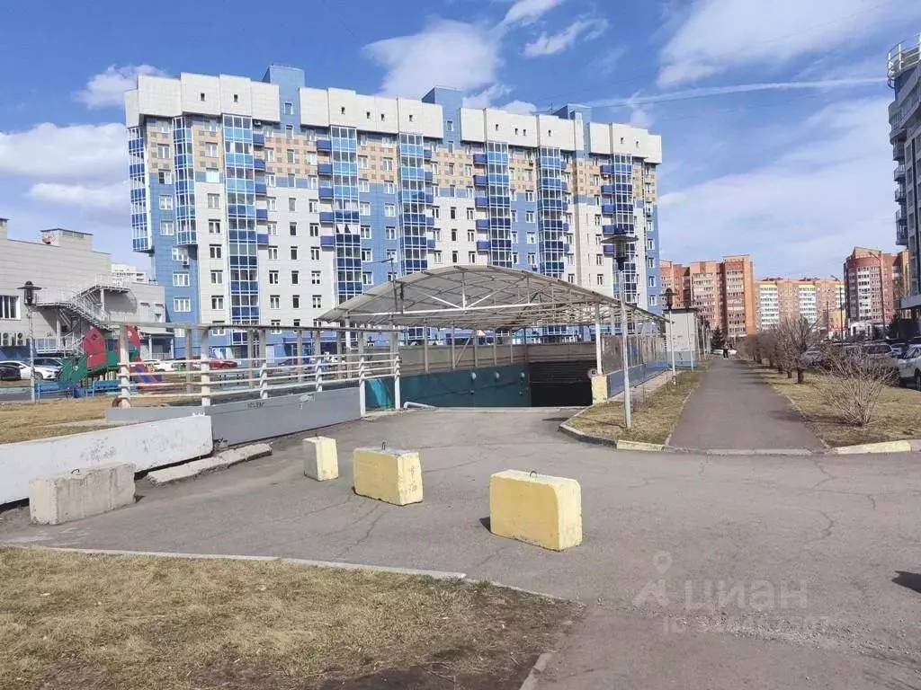 Гараж в Красноярский край, Красноярск Взлетка мкр, ВЦ мкр, Вертикали ... - Фото 0