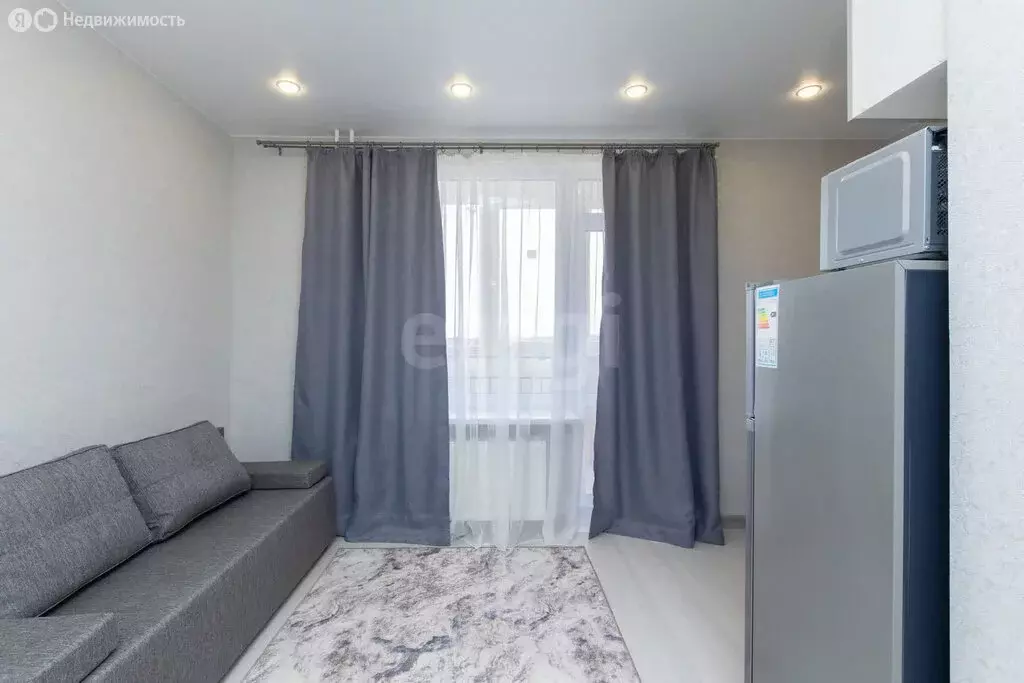 Квартира-студия: Тюмень, улица Тимофея Чаркова, 79 (19.7 м) - Фото 1