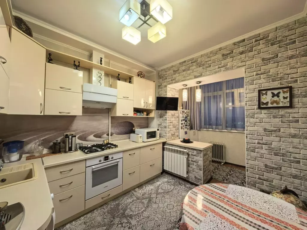 2-к кв. Ямало-Ненецкий АО, Надым ул. Зверева, 38 (57.1 м) - Фото 1