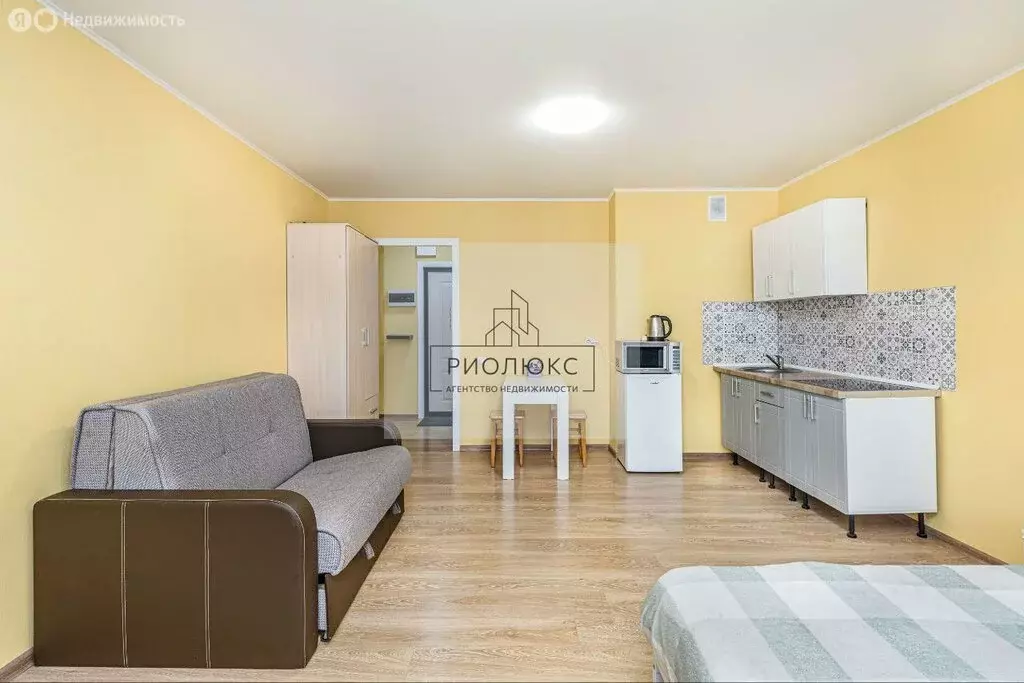 Квартира-студия: Челябинск, улица Университетская Набережная, 97А ... - Фото 2