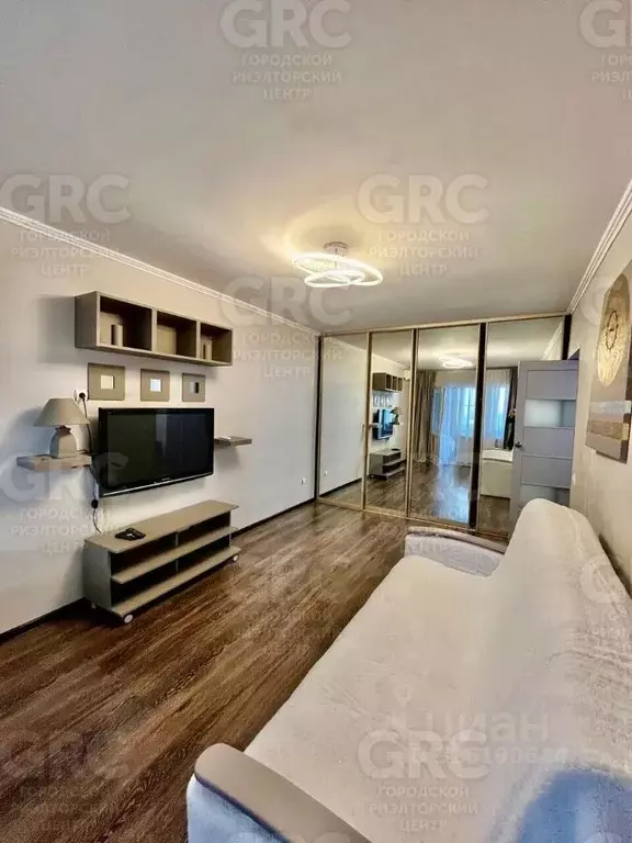 1-к кв. Краснодарский край, Сочи Светлана мкр, ул. Дмитриевой, 36 ... - Фото 1