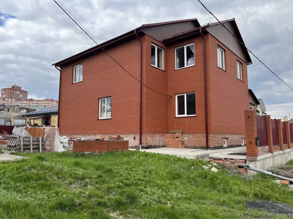Дом в Волгоградская область, Волгоград ул. Элистинская, 14 (373 м) - Фото 0