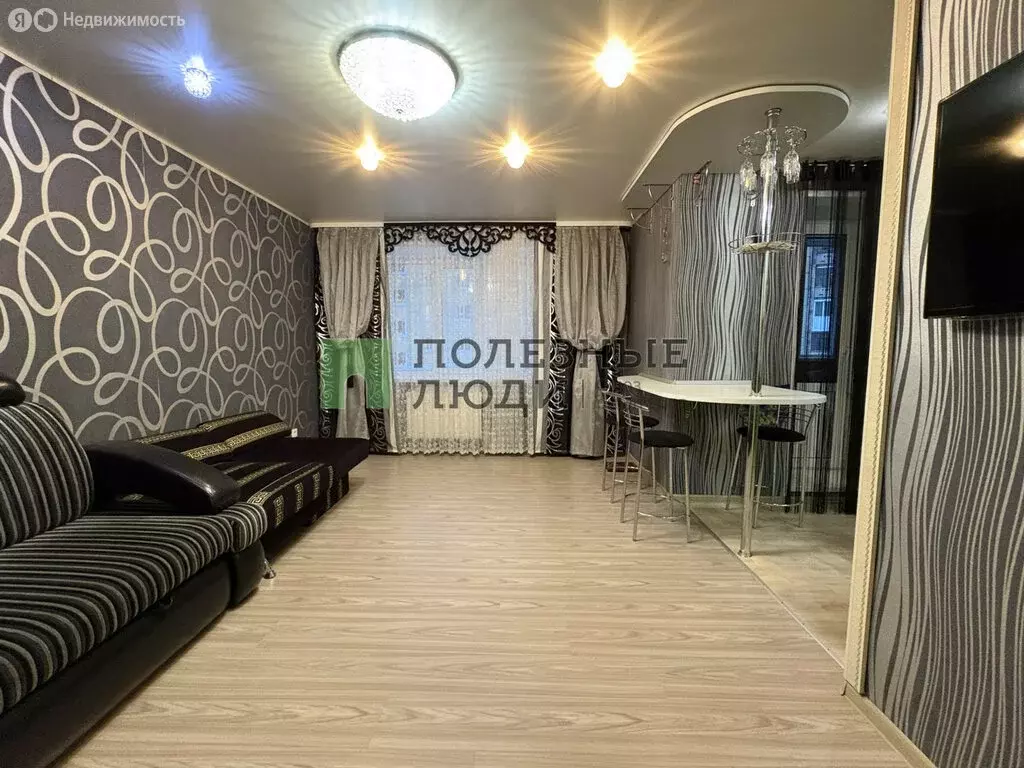 3-комнатная квартира: Ижевск, улица Михаила Петрова, 20А (79.2 м) - Фото 1