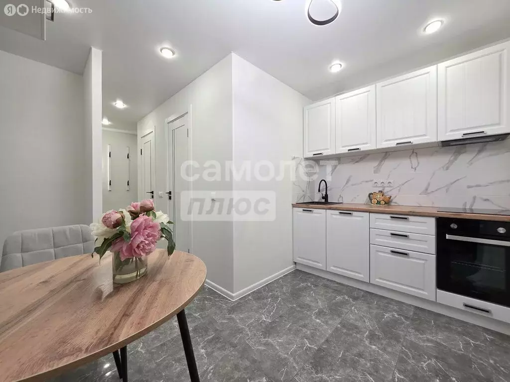 2-комнатная квартира: Йошкар-Ола, улица Хасанова, 9 (61 м) - Фото 1