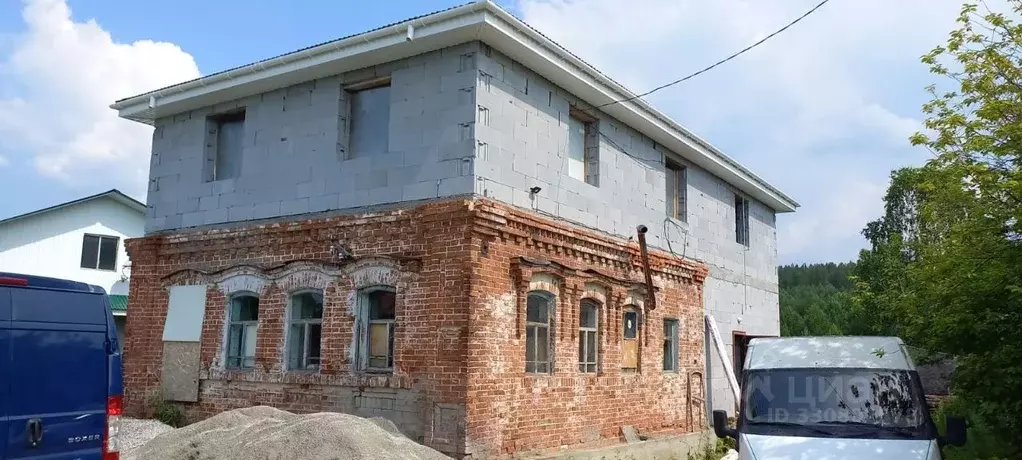 Дом в Свердловская область, Артемовский муниципальный округ, д. ... - Фото 1