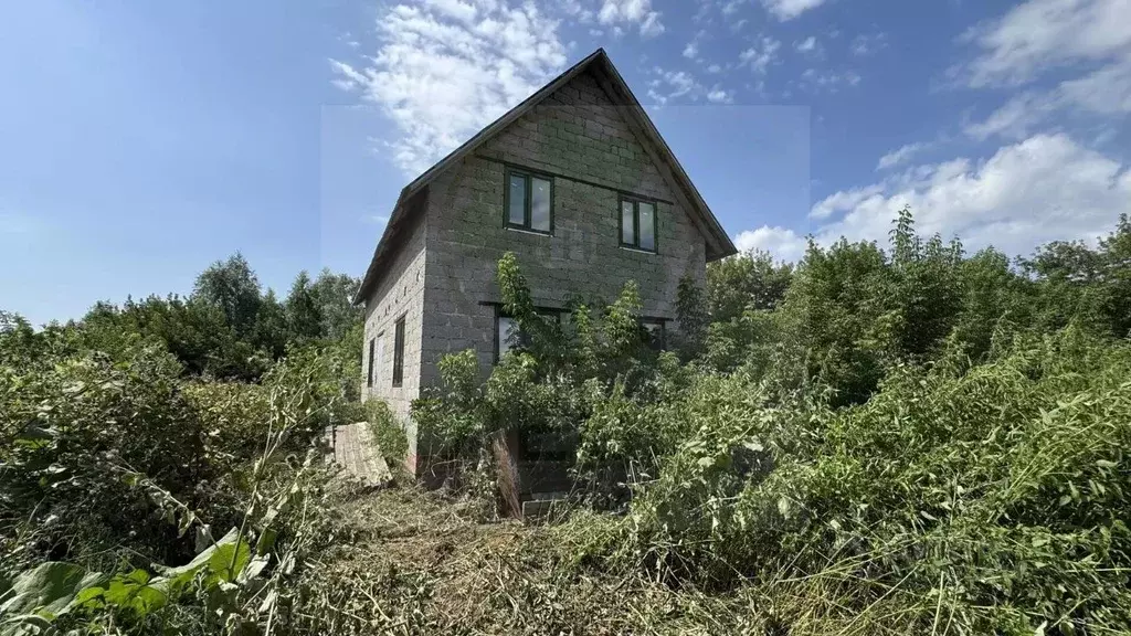 Дом в Башкортостан, Кушнаренковский сельсовет, с. Кушнаренково ул. ... - Фото 1