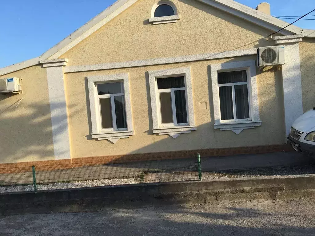 Дом в Крым, Евпатория проезд Шишкина, 8 (50 м) - Фото 0