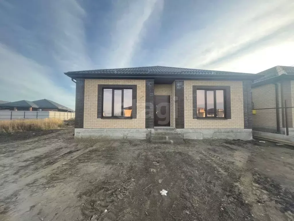 Дом в Ставропольский край, Михайловск Шпаковский район, ул. Владимира ... - Фото 1