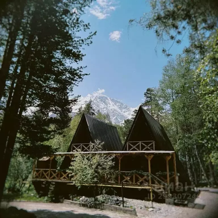 Дом в Кабардино-Балкария, Эльбрусский район, с. Терскол ул. ... - Фото 0