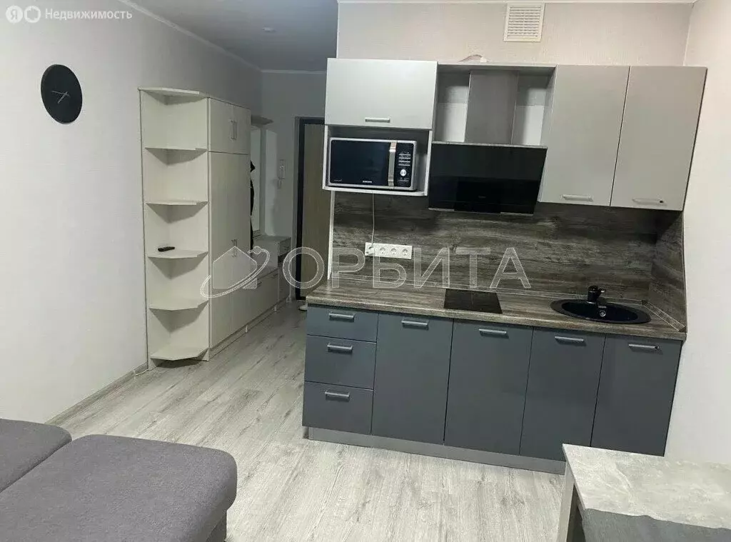 Квартира-студия: Тюмень, улица Тимофея Чаркова, 28 (24 м) - Фото 1