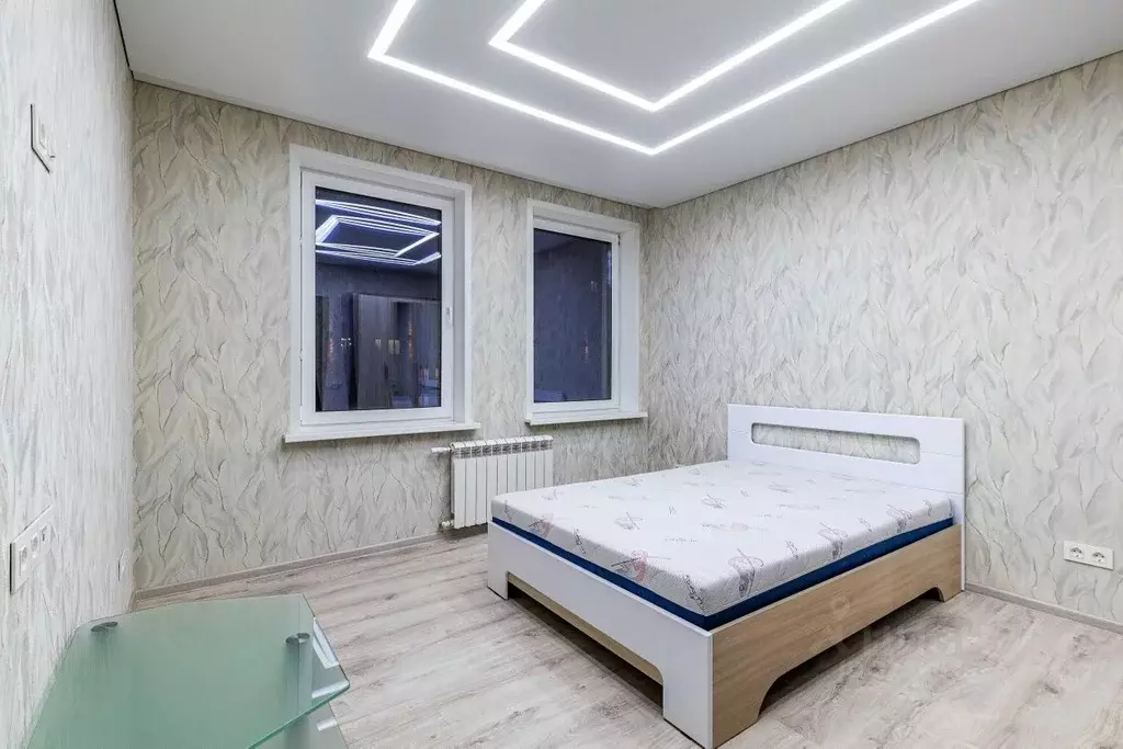 2-к кв. Свердловская область, Екатеринбург ул. Новаторов, 8 (67.0 м) - Фото 2