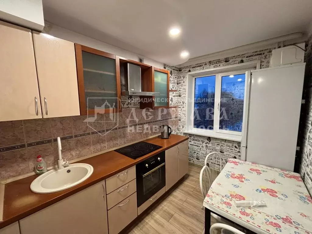 3-к кв. Кемеровская область, Кемерово просп. Ленина, 136 (70.0 м) - Фото 1