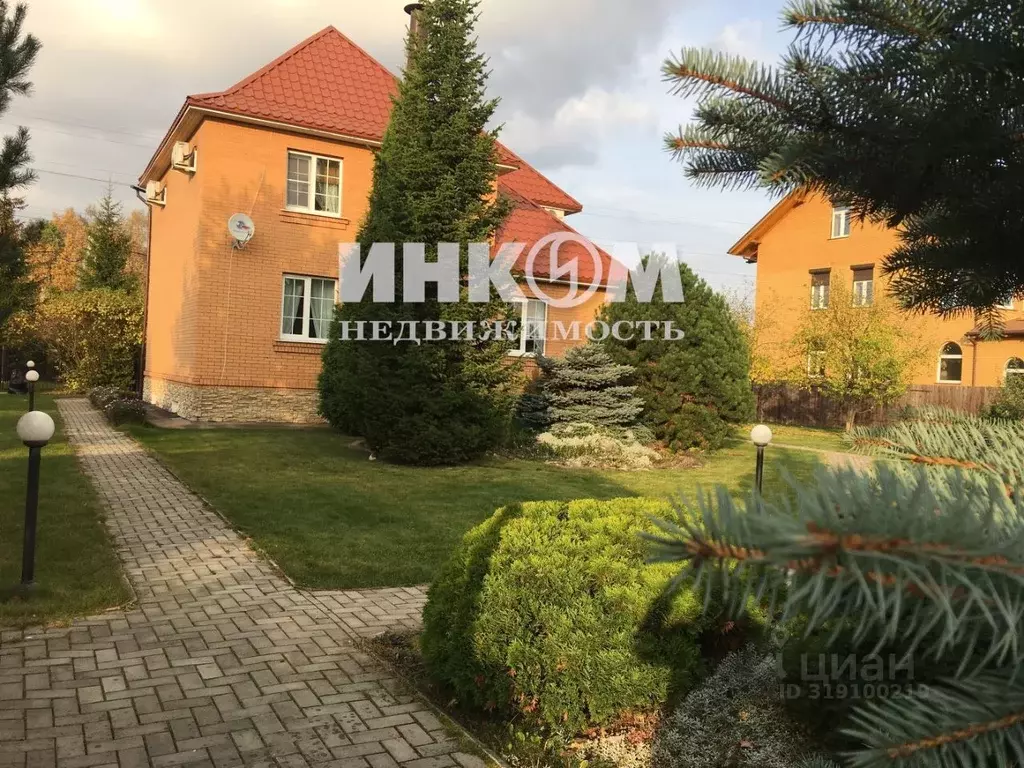 Дом в Московская область, Истра ул. Академика Иосифьяна, 8 (215 м) - Фото 1