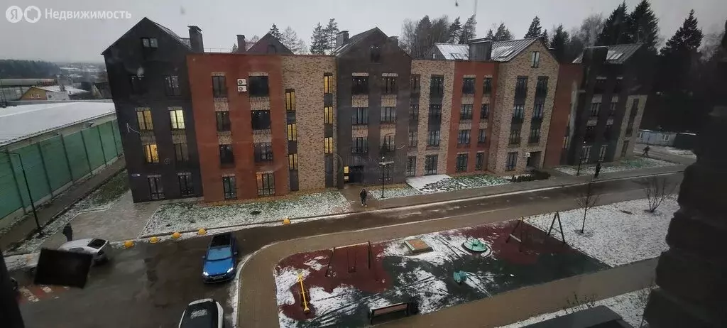 3-комнатная квартира: Апрелевка, улица Парк Апрель, 31 (100 м) - Фото 1