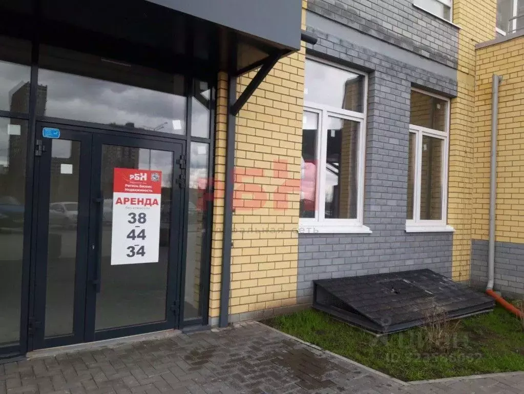 Торговая площадь в Тюменская область, Тюмень ул. Мельникайте, 2к19 ... - Фото 1