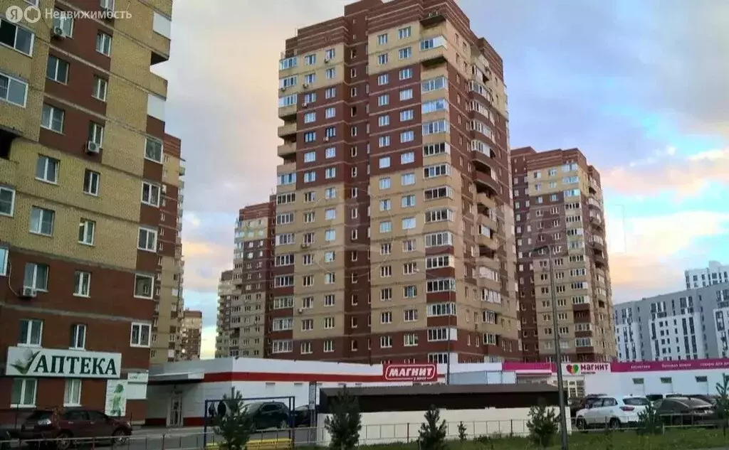 1-комнатная квартира: Тюмень, улица Монтажников, 53 (50 м) - Фото 1