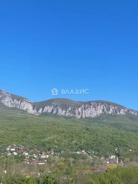 Участок в Крым, Бахчисарайский район, Голубинское с/пос, с. Соколиное  ... - Фото 0