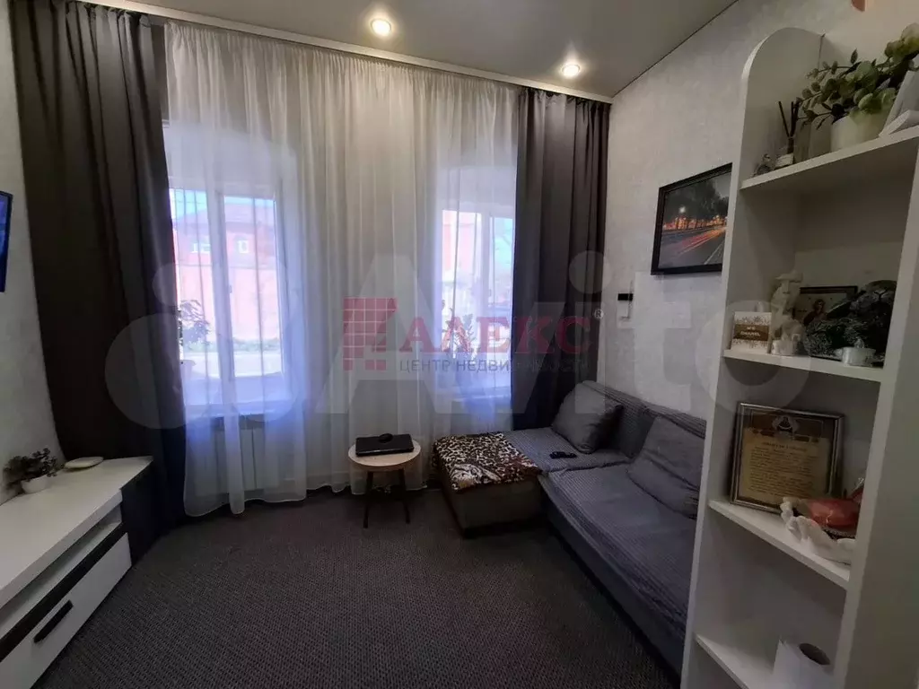 Комната 31,5 м в 2-к., 1/1 эт. - Фото 1
