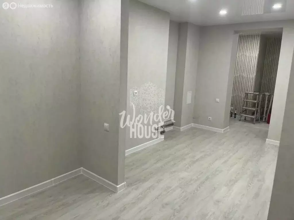 Квартира-студия: Тюмень, улица Республики, 204к11 (30.8 м) - Фото 2