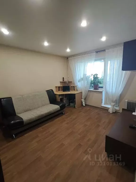 2-к кв. Омская область, Омск ул. Куйбышева, 136 (48.0 м) - Фото 0